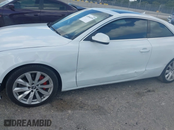 2013 Audi A5 Premium Plus z VIN WAULFAFR1DA056761, wystawiony jako IAAI lot #41894935 z przebiegiem 102 536 mil mil oraz . Historia ofert i sprzedaży dostępna na DreamBid. Obrazek 6.