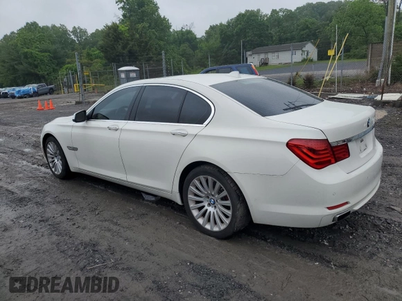 2012 BMW 7 Series 750i z VIN WBAKA8C51CCY37495, wystawiony jako Copart lot #56914295 z przebiegiem 126 697 mil mil oraz Czysty tytuł • Clean title. Historia ofert i sprzedaży dostępna na DreamBid. Obrazek 2.