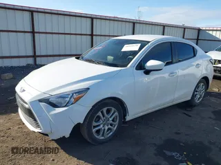 2016 Scion iA z VIN 3MYDLBZV2GY107457, wystawiony jako IAAI lot #38939578 z przebiegiem 99 928 mil mil oraz . Historia ofert i sprzedaży dostępna na DreamBid. Obrazek 22.