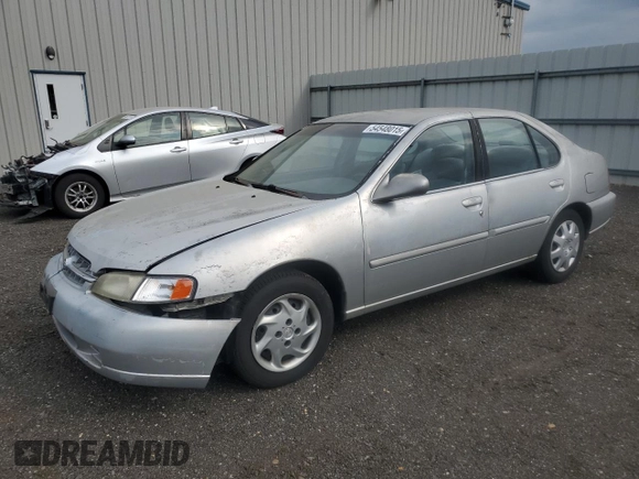 1999 Nissan Altima XE z VIN 1N4DL01D1XC202466, wystawiony jako Copart lot #54548015 z przebiegiem 131 409 mil mil oraz Szkoda całkowita • Salvage title. Historia ofert i sprzedaży dostępna na DreamBid. Obrazek 1.