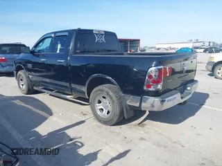2013 Ram 1500 ST z VIN 1C6RR7FP8DS611213, wystawiony jako IAAI lot #41384202 z przebiegiem 155 734 mil mil oraz . Historia ofert i sprzedaży dostępna na DreamBid. Obrazek 3.