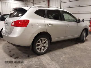 2011 Nissan Rogue SV z VIN JN8AS5MV2BW252693, wystawiony jako IAAI lot #42217693 z przebiegiem 154 278 mil mil oraz . Historia ofert i sprzedaży dostępna na DreamBid. Obrazek 4.