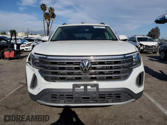 2024 Volkswagen Atlas SE with VIN 1V2LR2CA8RC534859, listed as a Copart auction lot 52890715 with 16,573 mi miles and Salvage title. Bid and sale history available at DreamBid. Image 5.