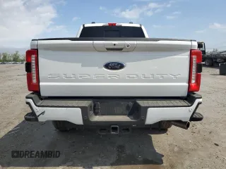 2024 Ford F-250 XL z VIN 1FT8W2BA7RED68145, wystawiony jako Copart lot #53981265 z przebiegiem 11 180 mil mil oraz Szkoda całkowita • Salvage title. Historia ofert i sprzedaży dostępna na DreamBid. Obrazek 6.