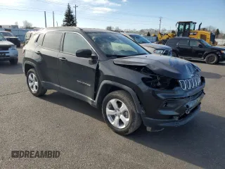 2022 Jeep Compass Altitude with VIN 3C4NJDBB8NT113195, listed as a Copart auction lot 48806985 with 23,038 mi miles and Salvage Title. Bid and sale history available at carsss.com. Image 4.