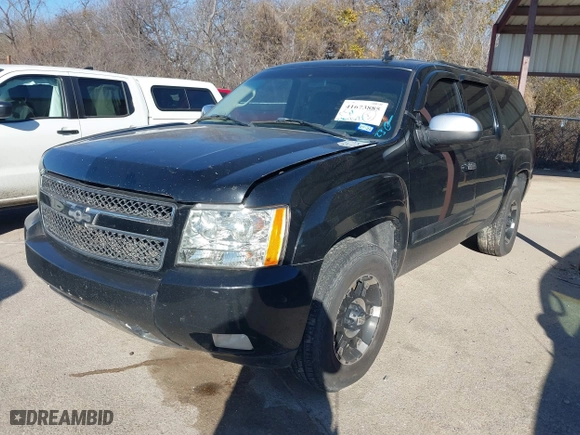 2007 Chevrolet Suburban LT with VIN 3GNFC16077G301103, listed as a IAAI auction lot 41673885 with 196,962 mi miles. Bid and sale history available at carsss.com. Image 2.