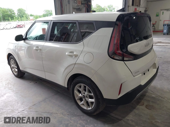 2024 Kia Soul S with VIN KNDJ23AU1R7237456, listed as a IAAI auction lot 42349274 with 18,668 mi miles and . Bid and sale history available at DreamBid. Image 3.