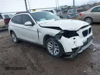 2015 BMW X1 xDrive28i with VIN WBAVL1C52FVY26383, listed as a IAAI auction lot 41755752 with 1 mi miles. Bid and sale history available at carsss.com. Image 1.