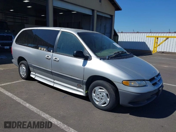 2000 Dodge Caravan SE with VIN 1B4GP44G1YB680819, listed as a IAAI auction lot 42057681 with 23,422 mi miles. Bid and sale history available at carsss.com. Image 1.