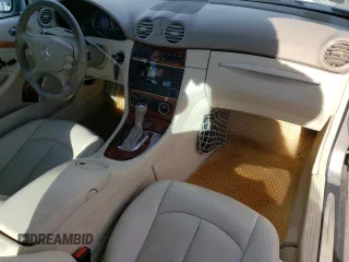 2005 Mercedes-Benz CLK 500 z VIN WDBTJ75J05F159477, wystawiony jako Copart lot #85168664 z przebiegiem 122 295 mil mil oraz Szkody całkowita. Historia ofert i sprzedaży dostępna na DreamBid. Obrazek 8.