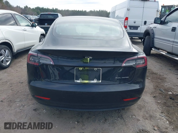 2018 Tesla Model 3 Long Range Battery z VIN 5YJ3E1EB3JF127410, wystawiony jako IAAI lot #41994858 z przebiegiem 100 494 mil mil oraz . Historia ofert i sprzedaży dostępna na DreamBid. Obrazek 16.