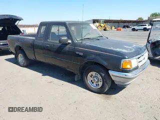 1995 Ford Ranger Splash z VIN 1FTCR14U4SPA42901, wystawiony jako IAAI lot #42497056 z przebiegiem 251 549 mil mil oraz . Historia ofert i sprzedaży dostępna na DreamBid. Obrazek 1.