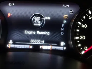 2016 Jeep Renegade Limited z VIN ZACCJBDT3GPE36002, wystawiony jako IAAI lot #42085830 z przebiegiem 85 550 mil mil oraz . Historia ofert i sprzedaży dostępna na DreamBid. Obrazek 7.