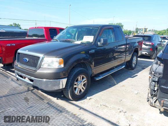 2006 Ford F-150 XLT z VIN 1FTPX14586FA06690, wystawiony jako IAAI lot #42706574 z przebiegiem 145 582 mil mil oraz . Historia ofert i sprzedaży dostępna na DreamBid. Obrazek 2.
