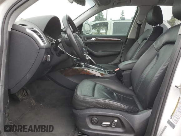 2014 Audi Q5 Premium z VIN WA1CFAFP5EA074239, wystawiony jako Copart lot #58604605 z przebiegiem 125 914 mil mil oraz Czysty tytuł • Clean title. Historia ofert i sprzedaży dostępna na DreamBid. Obrazek 7.