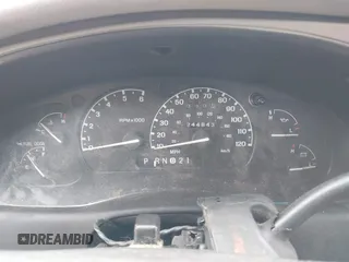 2000 Ford Explorer XLT z VIN 1FMZU63EXYZA22693, wystawiony jako IAAI lot #41350520 z przebiegiem 244 843 mil mil oraz . Historia ofert i sprzedaży dostępna na DreamBid. Obrazek 7.