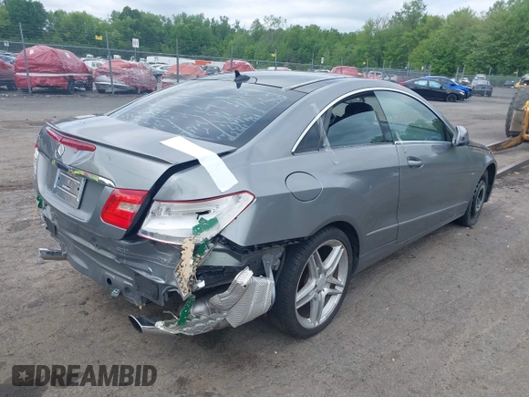 2012 Mercedes-Benz E 350 with VIN WDDKJ5KB4CF163470, listed as a IAAI auction lot 42298451 with 205,662 mi miles and . Bid and sale history available at DreamBid. Image 4.