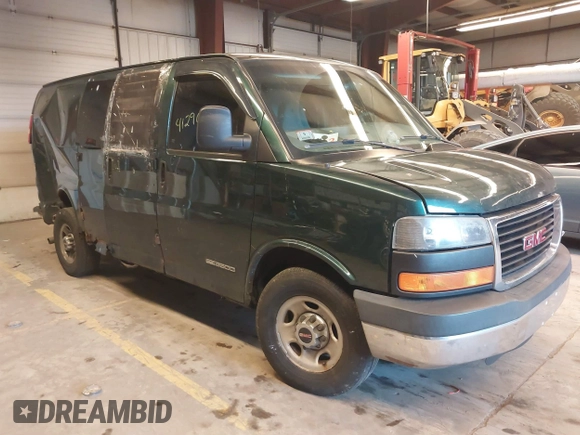 2004 GMC Savana Cargo Van with VIN 1GTHG35U041118061, listed as a IAAI auction lot 41296799 with 185,939 mi miles. Bid and sale history available at carsss.com. Image 1.