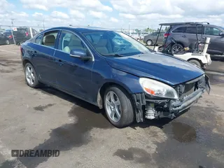 2013 Volvo S60 T5 Premier with VIN YV1612FS6D2195232, listed as a IAAI auction lot 42260165 with 134,041 mi miles and . Bid and sale history available at DreamBid. Image 1.