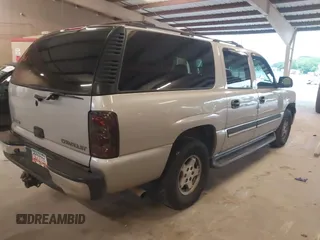 2005 Chevrolet Suburban LS z VIN 3GNEC16Z25G136603, wystawiony jako IAAI lot #42339417 z przebiegiem 382 868 mil mil oraz . Historia ofert i sprzedaży dostępna na DreamBid. Obrazek 4.