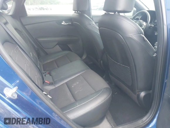 2021 Kia Forte GT-Line z VIN 3KPF34AD1ME278588, wystawiony jako IAAI lot #42091280 z przebiegiem 53 738 mil mil oraz . Historia ofert i sprzedaży dostępna na DreamBid. Obrazek 8.