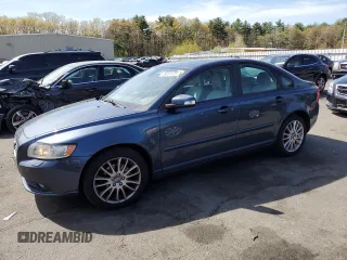 2010 Volvo S40 z VIN YV1390MSXA2494656, wystawiony jako Copart lot #55324125 z przebiegiem 112 294 mil mil oraz Czysty tytuł • Clean title. Historia ofert i sprzedaży dostępna na DreamBid. Obrazek 1.
