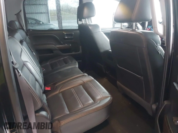 2017 GMC Sierra 2500HD Denali z VIN 1GT12UEY8HF222623, wystawiony jako IAAI lot #41985737 z przebiegiem 133 683 mil mil oraz . Historia ofert i sprzedaży dostępna na DreamBid. Obrazek 8.