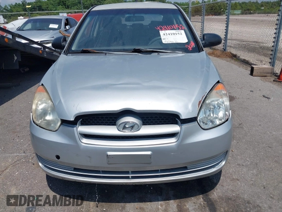 2008 Hyundai Accent GS z VIN KMHCM36C98U066163, wystawiony jako IAAI lot #42410152 z przebiegiem 196 656 mil mil oraz . Historia ofert i sprzedaży dostępna na DreamBid. Obrazek 6.