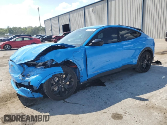 2024 Ford Mustang Mach-E Select z VIN 3FMTK1R47RMA23476, wystawiony jako Copart lot #57778105 z przebiegiem Nie podano mil oraz Nie do naprawy • Non repairable. Historia ofert i sprzedaży dostępna na DreamBid. Obrazek 1.