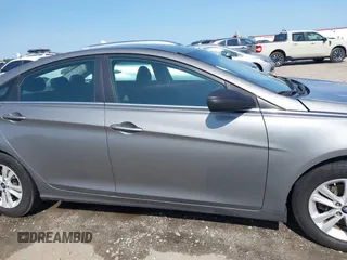 2013 Hyundai Sonata GLS z VIN 5NPEB4AC1DH700618, wystawiony jako IAAI lot #42306434 z przebiegiem 161 094 mil mil oraz . Historia ofert i sprzedaży dostępna na DreamBid. Obrazek 13.