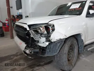 2015 Toyota 4Runner Limited with VIN JTEBU5JR5F5234181, listed as a IAAI auction lot 41444618 with 176,810 mi miles and . Bid and sale history available at carsss.com. Image 6.