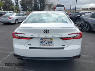 2025 Toyota Camry LE z VIN 4T1DAACK3SU533985, wystawiony jako IAAI lot #42118873 z przebiegiem Nie podano mil oraz . Historia ofert i sprzedaży dostępna na DreamBid. Obrazek 17.