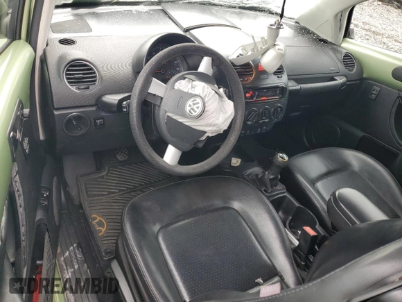 2006 Volkswagen Beetle with VIN 3VWRW31C46M402073, listed as a Copart auction lot 58721525 with 110,172 mi miles and Salvage title. Bid and sale history available at DreamBid. Image 8.
