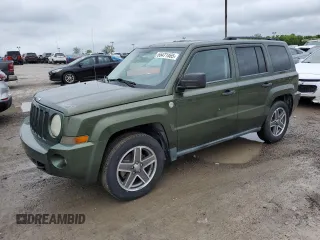 2009 Jeep Patriot Sport z VIN 1J4FF28B39D249631, wystawiony jako Copart lot #55471465 z przebiegiem 130 667 mil mil oraz Czysty tytuł • Clean title. Historia ofert i sprzedaży dostępna na DreamBid. Obrazek 1.