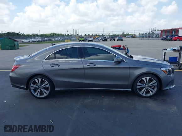 2019 Mercedes-Benz CLA 250 z VIN WDDSJ4EB0KN720613, wystawiony jako IAAI lot #42508467 z przebiegiem 26 941 mil mil oraz . Historia ofert i sprzedaży dostępna na DreamBid. Obrazek 13.