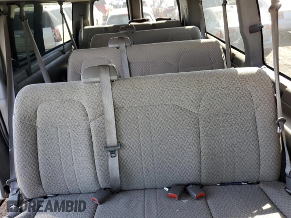 2008 Chevrolet Express Passenger z VIN 1GAHG39K381169612, wystawiony jako Copart lot #48710805 z przebiegiem 73 688 mil mil oraz Czysty tytuł • Clean title. Historia ofert i sprzedaży dostępna na DreamBid. Obrazek 10.