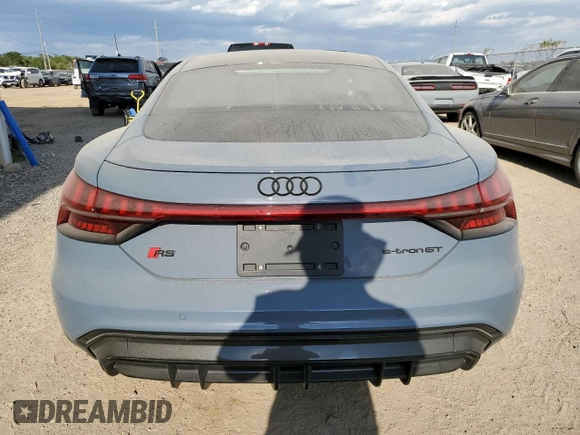 2022 Audi RS e-tron GT z VIN WAUAHBFWXN7900677, wystawiony jako Copart lot #72972794 z przebiegiem 10 839 mil mil oraz Szkoda całkowita • Salvage title. Historia ofert i sprzedaży dostępna na DreamBid. Obrazek 6.