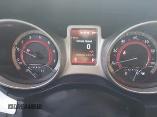 2019 Dodge Journey SE z VIN 3C4PDCBB8KT858387, wystawiony jako IAAI lot #42051620 z przebiegiem 76 126 mil mil oraz . Historia ofert i sprzedaży dostępna na DreamBid. Obrazek 7.