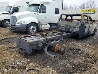 2004 Ford F-550 XL with VIN 1FDAW56P54EA67217, listed as a Copart auction lot 81294834 with Not Provided miles and Salvage Title. Bid and sale history available at carsss.com. Image 3.