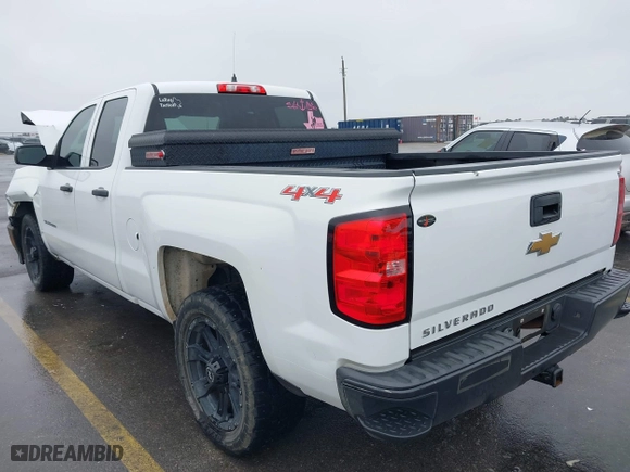 2015 Chevrolet Silverado 1500 LS with VIN 1GCVKPEC9FZ248683, listed as a IAAI auction lot 41427591 with 210,449 mi miles. Bid and sale history available at carsss.com. Image 3.