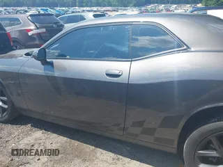 2019 Dodge Challenger R/T z VIN 2C3CDZBT1KH571481, wystawiony jako IAAI lot #39615755 z przebiegiem 90 073 mil mil oraz . Historia ofert i sprzedaży dostępna na DreamBid. Obrazek 14.