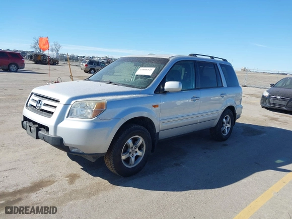 2008 Honda Pilot SE with VIN 5FNYF28398B002015, listed as a IAAI auction lot 41808545 with 286,622 mi miles. Bid and sale history available at carsss.com. Image 2.