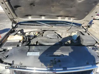2004 Chevrolet Suburban LS with VIN 1GNEC16Z34J262904, listed as a Copart auction lot 88087935 with 232,137 mi miles and Salvage Title. Bid and sale history available at carsss.com. Image 12.