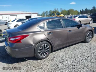 2017 Nissan Altima 2.5 SR with VIN 1N4AL3AP8HC180059, listed as a IAAI auction lot 42075133 with 197,955 mi miles. Bid and sale history available at carsss.com. Image 4.