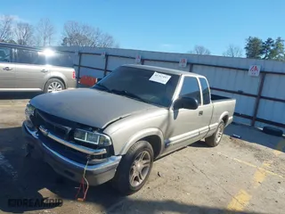 2003 Chevrolet S-10 LS with VIN 1GCCS19X638169300, listed as a IAAI auction lot 41717497 with 287,220 mi miles. Bid and sale history available at carsss.com. Image 17.