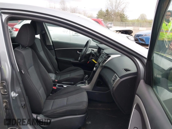2016 Hyundai Elantra GT with VIN KMHD35LH0GU309974, listed as a IAAI auction lot 42029956 with 139,431 mi miles. Bid and sale history available at carsss.com. Image 5.