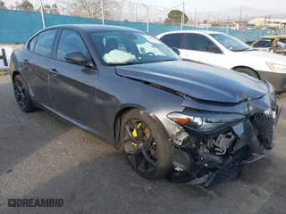 2019 Alfa Romeo Giulia with VIN ZARFAMAN2K7622544, listed as a IAAI auction lot 41600030 with 37,045 mi miles. Bid and sale history available at carsss.com. Image 1.