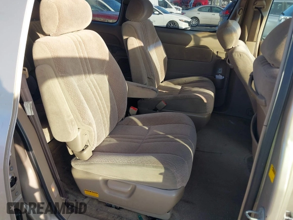 2003 Toyota Sienna CE with VIN 4T3ZF19C23U534111, listed as a IAAI auction lot 41951281 with 281,361 mi miles. Bid and sale history available at carsss.com. Image 8.