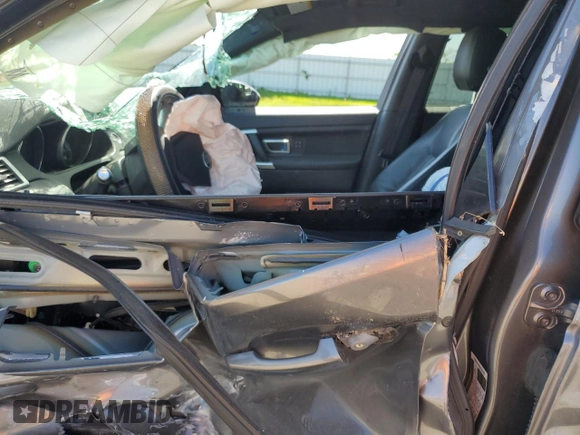 2015 Land Rover Discovery Sport HSE with VIN SALCR2BG6FH520411, listed as a Copart auction lot 52044015 with 0 mi miles and Non Repairable. Bid and sale history available at carsss.com. Image 7.