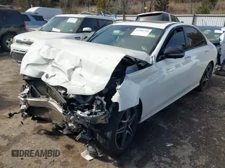 2019 Mercedes-Benz E-Class E 300 with VIN WDDZF4KB0KA581546, listed as a IAAI auction lot 41584704 with 86,014 mi miles. Bid and sale history available at carsss.com. Image 18.
